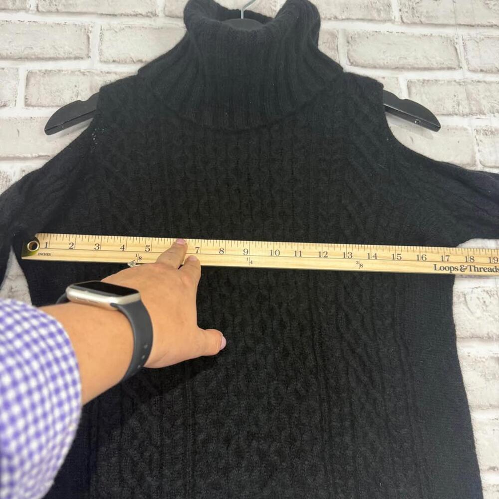 Theory Cold Shoulder 69%‎ Wool Sweater Cable Knit Black Women's Size S - Picture 4 of 7